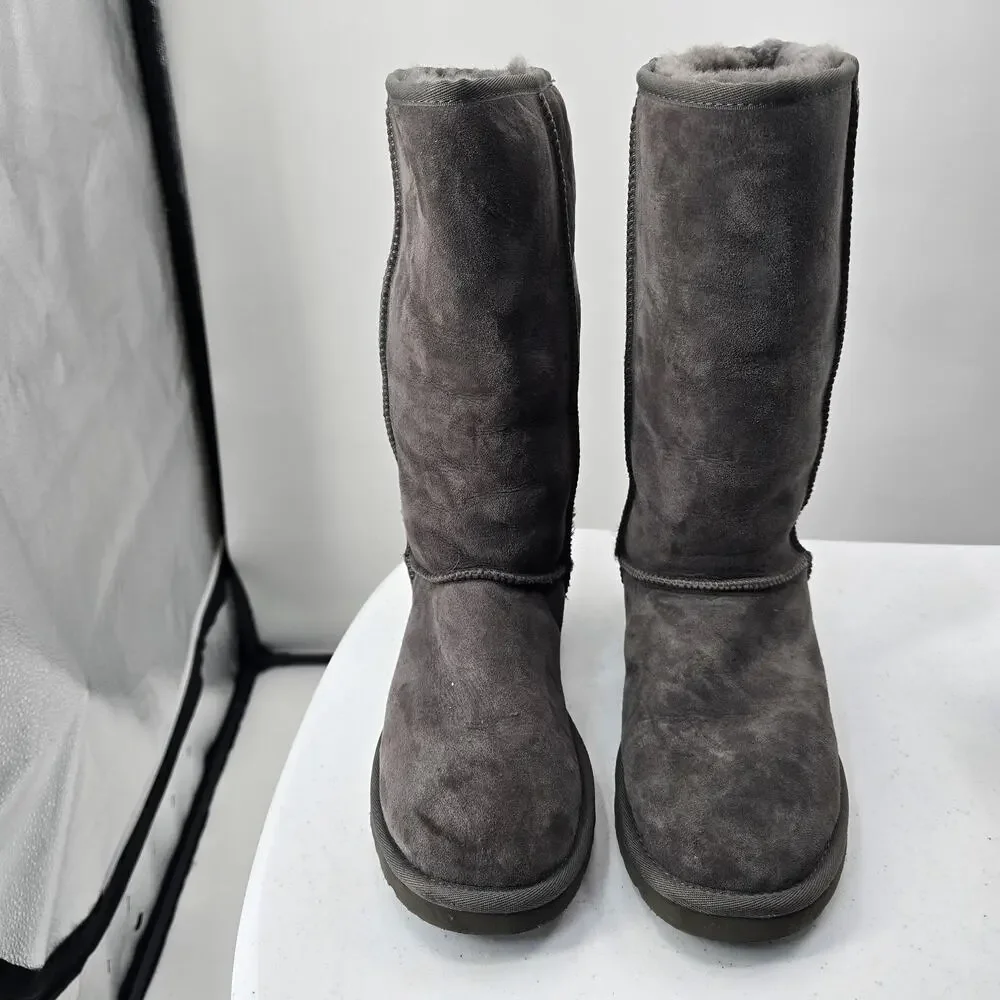 UGG Classic Tall Boots Womens Size 8 Gray Suede Shearling Lined